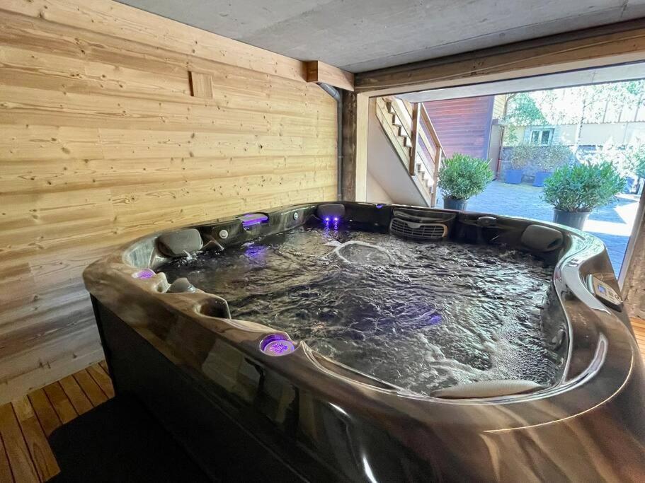 Chalet Kelly, Centre Ville / Jacuzzi / Sauna 热拉梅 外观 照片
