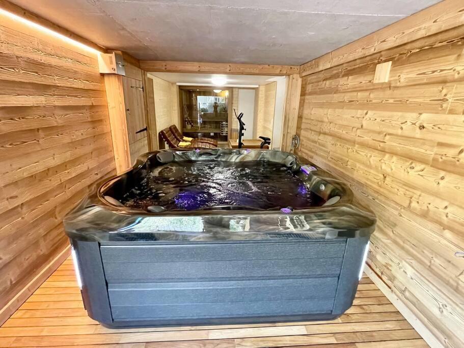Chalet Kelly, Centre Ville / Jacuzzi / Sauna 热拉梅 外观 照片