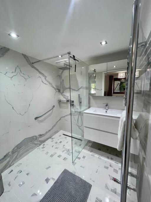 Chalet Kelly, Centre Ville / Jacuzzi / Sauna 热拉梅 外观 照片