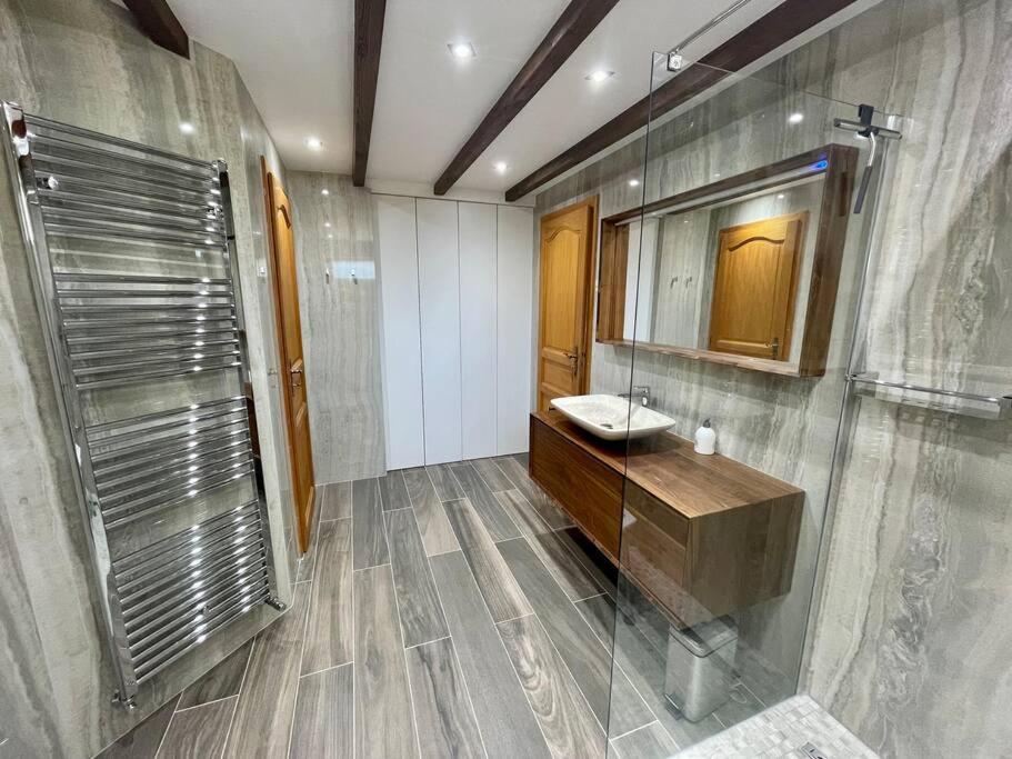 Chalet Kelly, Centre Ville / Jacuzzi / Sauna 热拉梅 外观 照片